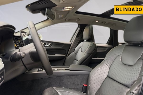 VOLVO XC60 2.0 T8 PHEV PLUS AWD GEARTRONIC 2025/2026